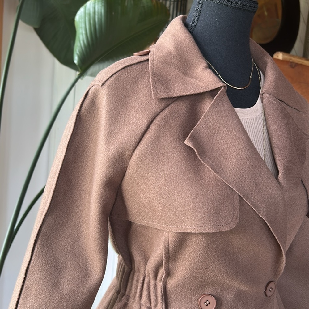 Cinched Waist Trench coat for Women - Picture 11 of 11